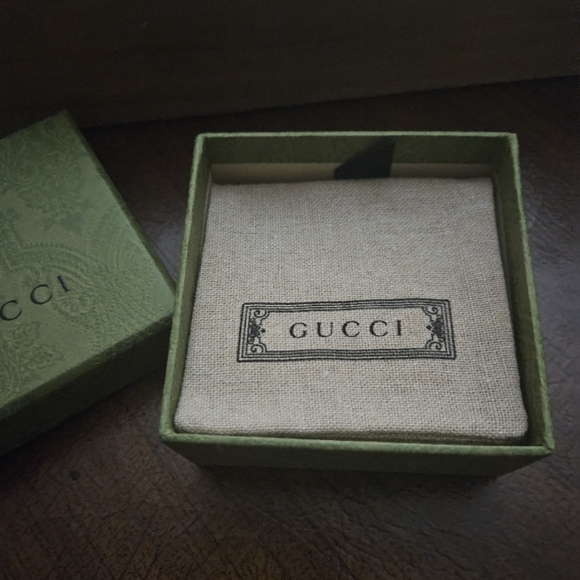 Gucci Trademark Engraved HeartBracelet Sterling Silver - Picture 3 of 13